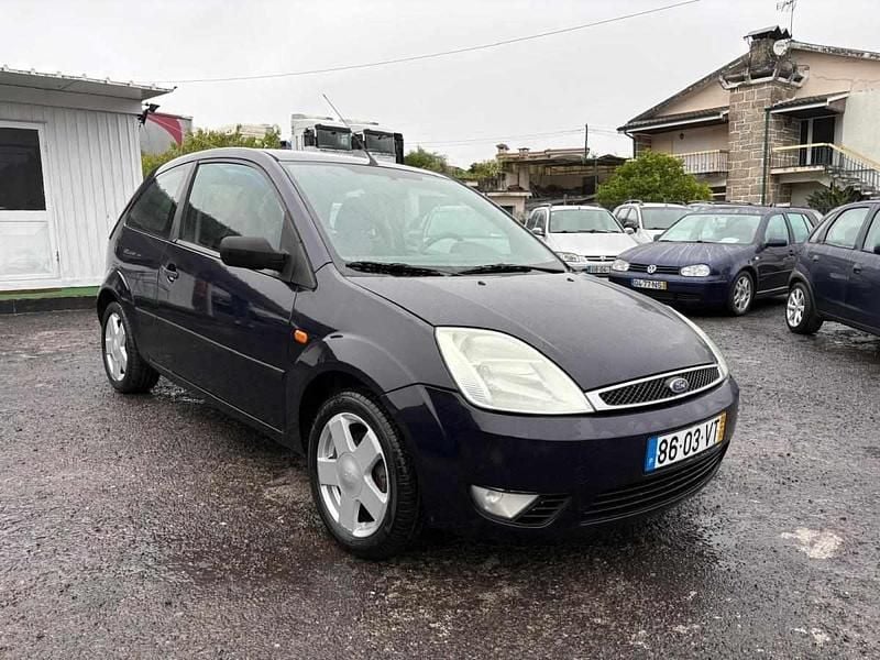 Azul Usado 2003 Ford Fiesta Studio Citadino | € 3.500 (Preço justo) - Imagem 1/4