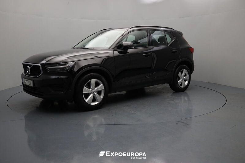 Preto Usado 2021 Volvo XC40 Momentum SUV | € 22.990 (Preço justo) - Imagem 1/4
