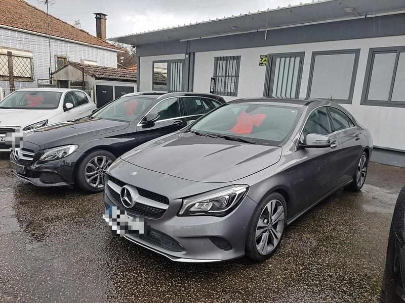 Cinzento Usado 2016 Mercedes CLA180 Sedan | € 18.900 (Bom preço) - Imagem 1/4