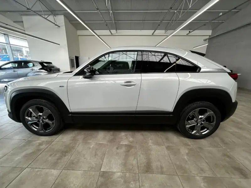 Usado Mazda MX30 Makoto 106 kW (145 HP) 2023 Preto SUV