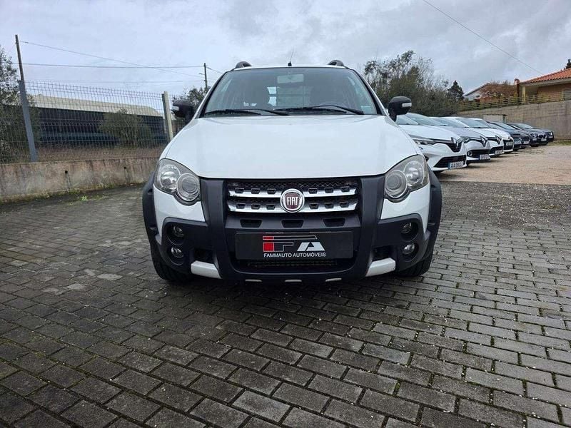 Usado Fiat Strada 95 HP (69 kW) 2012 Branco Pickup