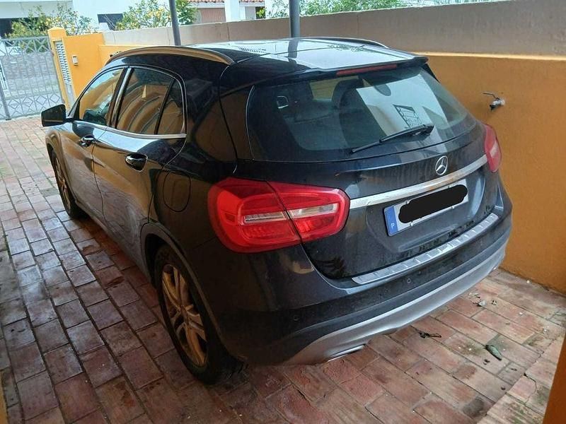 Usado Mercedes GLA180 110 HP (80 kW) 2016 SUV