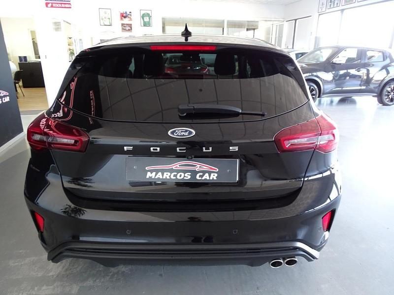 Usado Ford Focus Active X 120 HP (88 kW) 2022 Preto (metalizado)