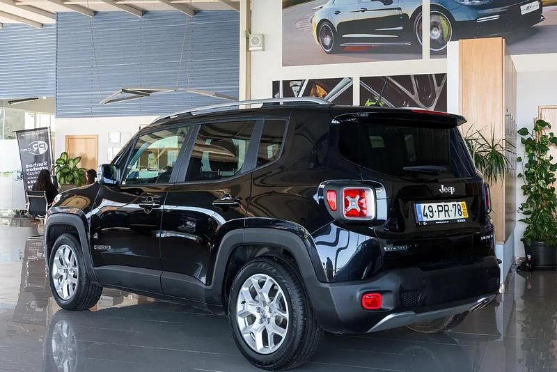 Usado Jeep Renegade Limited 120 HP (88 kW) 2015 Preto metalizado SUV