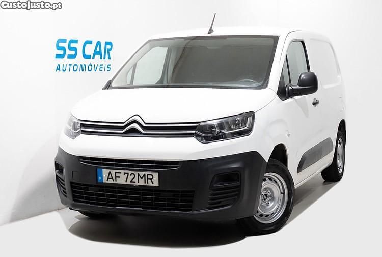 Branco Usado 2021 Citroën Berlingo Feel Monovolume | € 13.990 (Preço justo) - Imagem 1/1