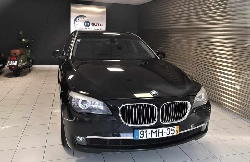 Preto Usado 2011 BMW 740L Sedan | € 18.950 - Imagem 1/4