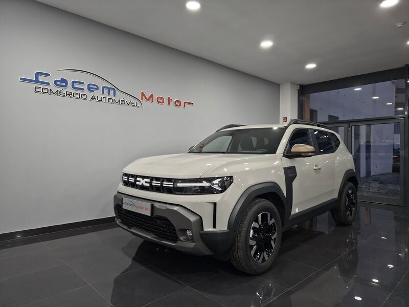 Bege Novo 2025 Dacia Duster Extreme SUV | € 26.990 (Caro) - Imagem 1/4
