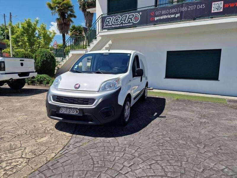 Branco Usado 2017 Fiat Fiorino Monovolume | € 6.220 (Bom preço) - Imagem 1/4
