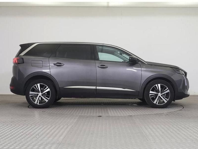 Usado Peugeot 5008 Active 130 HP (95 kW) 2022 Cinza antracite SUV