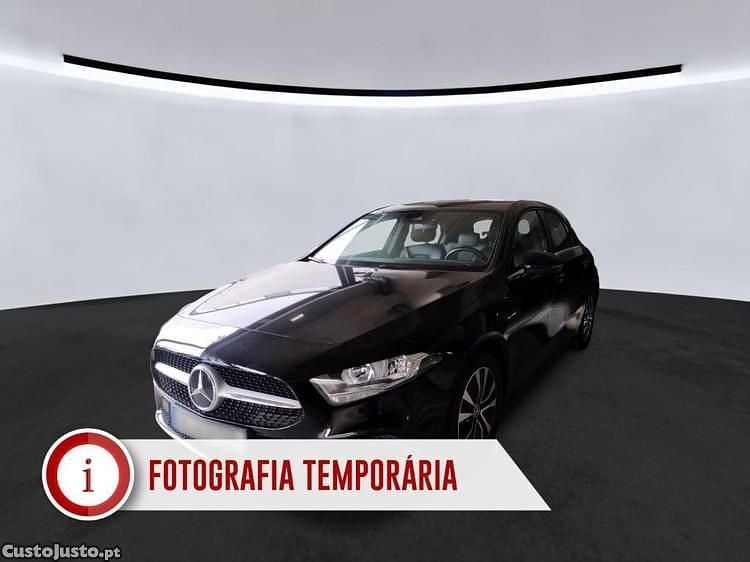 Usado Mercedes A180 Style 116 HP (85 kW) 2021 Preto Citadino