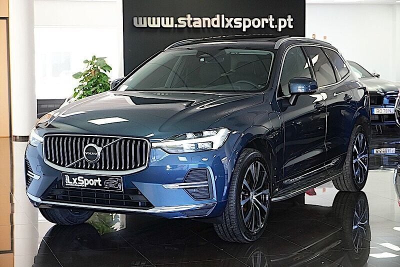 Azul Usado 2022 Volvo XC60 Plus SUV | € 49.990 (Preço justo) - Imagem 1/4