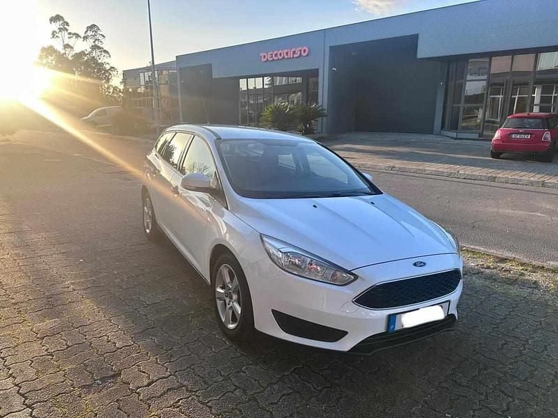 Usado Ford Focus 101 HP (74 kW) 2017 Branco