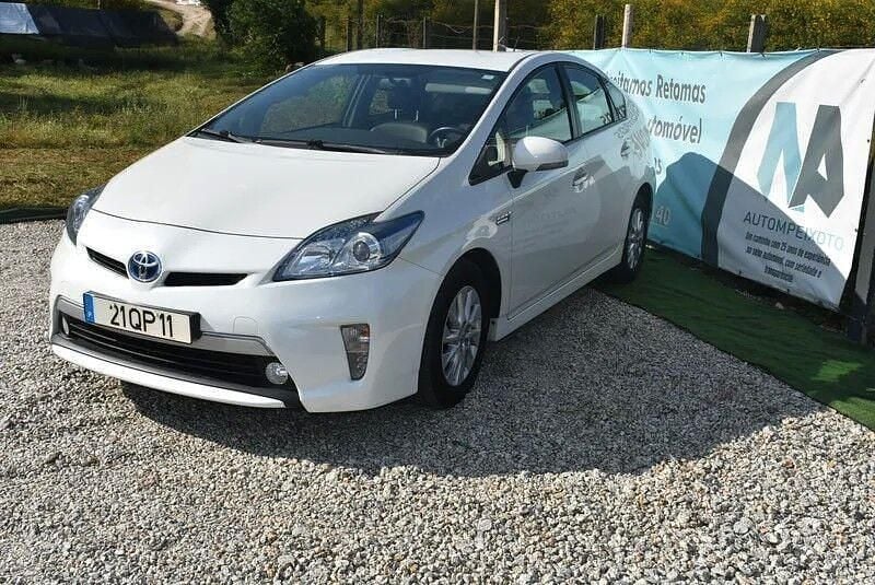 Usado Toyota Prius Touch 136 HP (100 kW) 2015 Branco Citadino