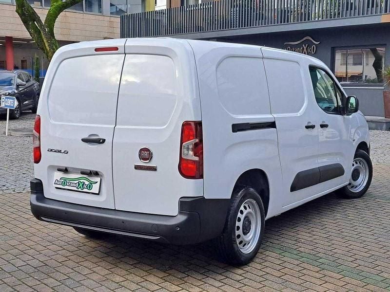 Usado Fiat Doblò 100 HP (73 kW) 2023 Branco Monovolume