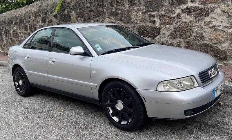 Usado 2000 Audi A4 Sedan | € 2.200 - Imagem 1/4