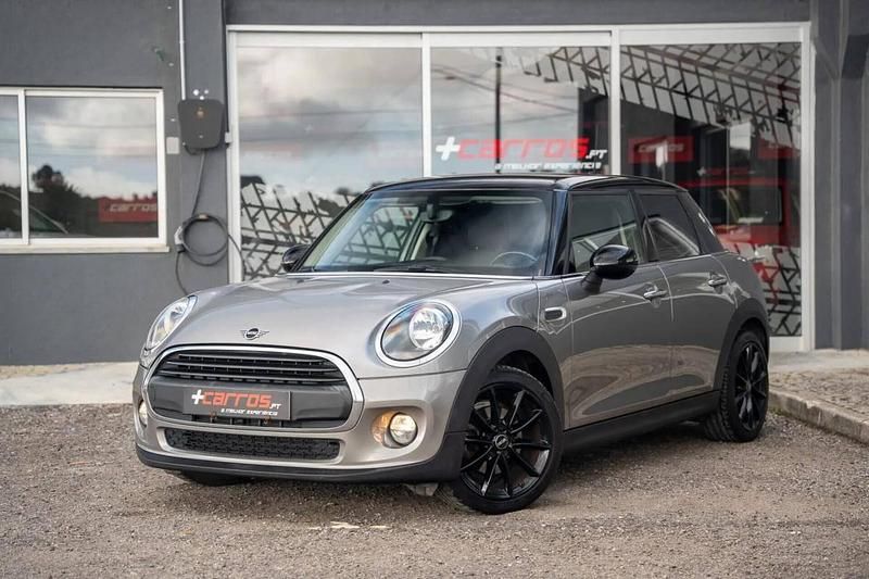 Usado Mini One D 95 HP (69 kW) 2018 Cinzento Citadino