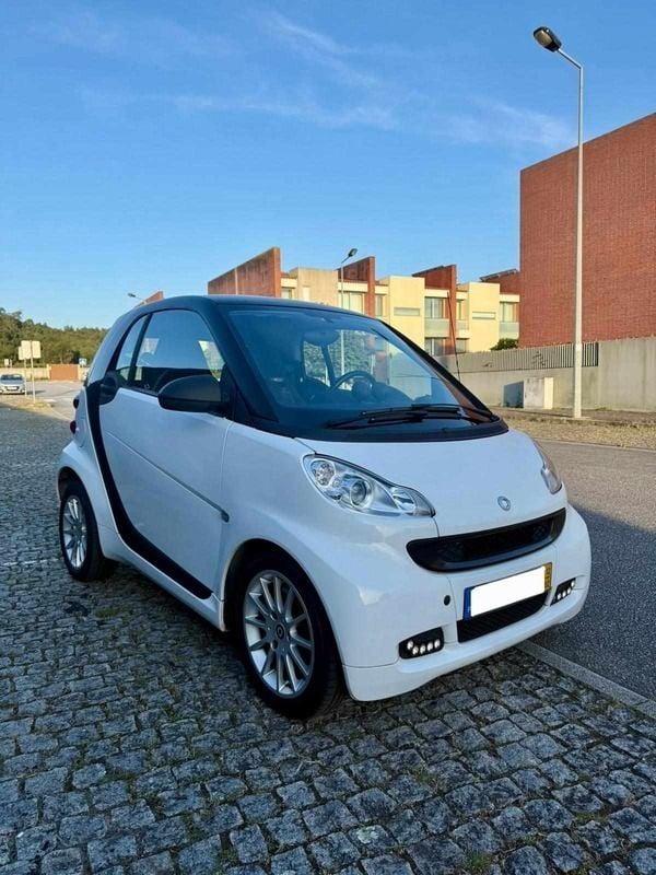 Branco Usado 2012 Smart ForTwo Coupé Coupé | € 6.500 (Preço justo) - Imagem 1/4