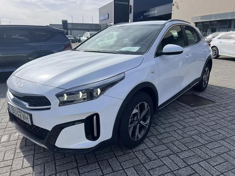 Usado Kia XCeed 100 HP (73 kW) 2025 Preto SUV