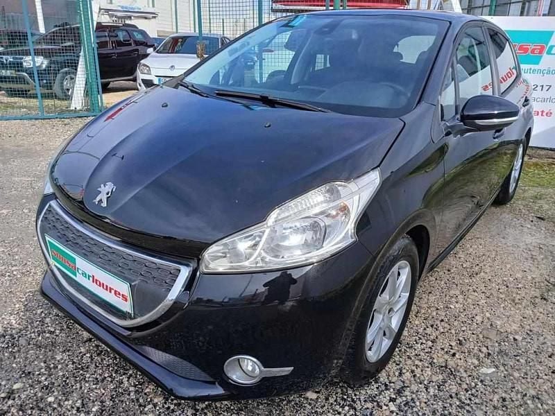 Preto Usado 2015 Peugeot 208 Active Citadino | € 7.450 (Bom preço) - Imagem 1/4