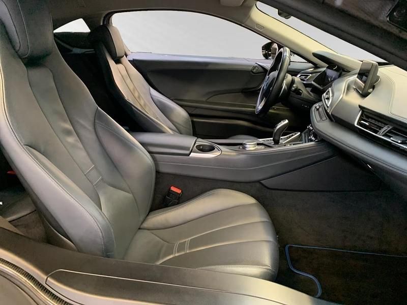 Usado BMW i8 374 HP (275 kW) 2020 Cinza Coupé