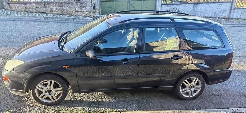 Usado Ford Focus 90 HP (66 kW) 2000 Sedan