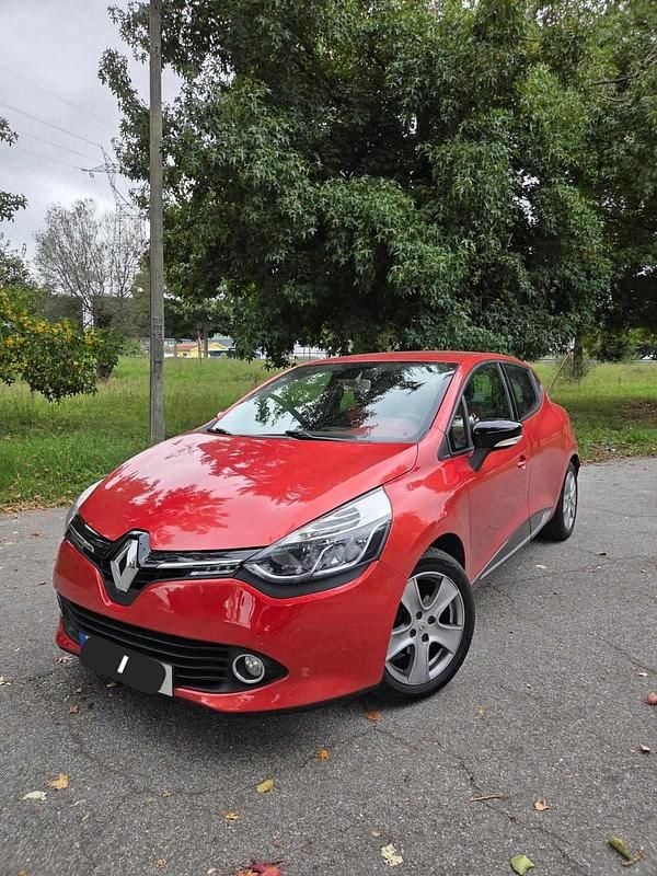 Vermelho Usado 2014 Renault Clio IV | € 9.450 (Preço justo) - Imagem 1/4