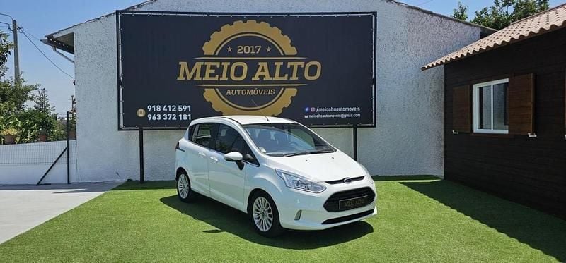 Branco Usado 2013 Ford B-MAX Monovolume | € 9.900 - Imagem 1/4