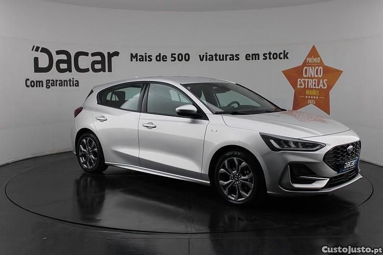 Cinza Usado 2022 Ford Focus ST-Line Citadino | € 17.299 (Preço justo) - Imagem 1/1