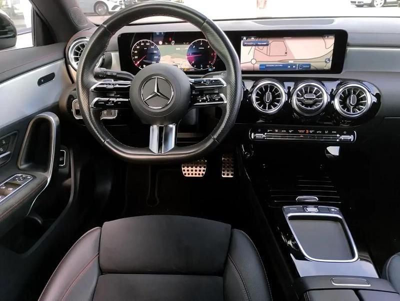 Usado Mercedes CLA180 Premium 116 HP (85 kW) 2023 Preto cosmos Sedan