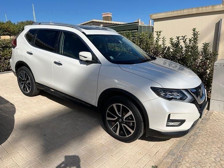 Usado 2019 Nissan X-Trail Tekna SUV | € 27.500 - Imagem 1/3