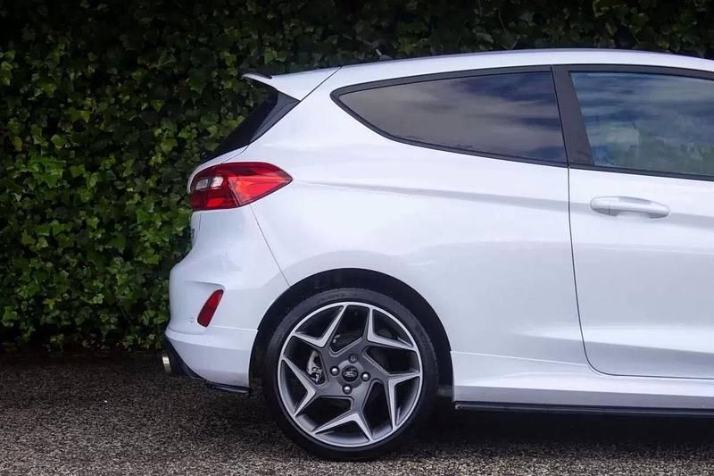 Usado Ford Fiesta ST 200 HP (147 kW) 2019 Branco Citadino