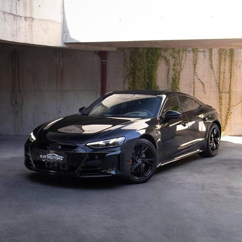 Preto Usado 2021 Audi e-tron GT quattro Sedan | € 66.500 - Imagem 1/4
