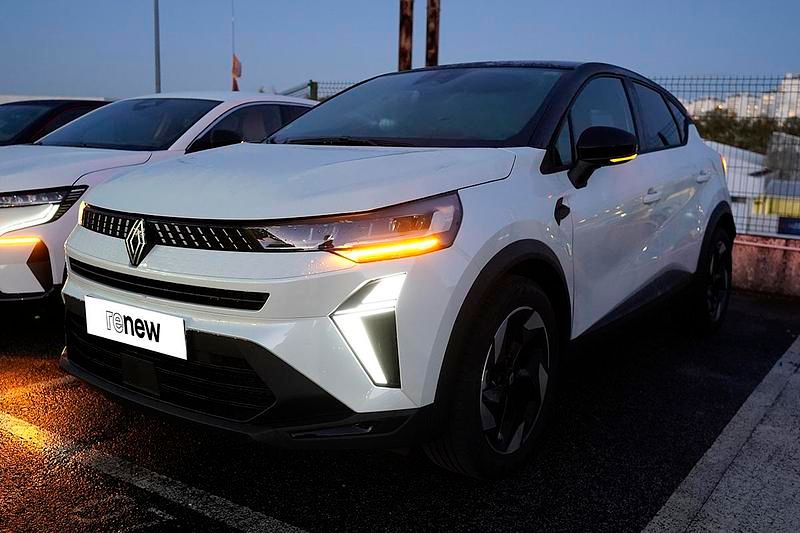 Branco Novo 2025 Renault Captur Techno SUV | € 24.690 - Imagem 1/4