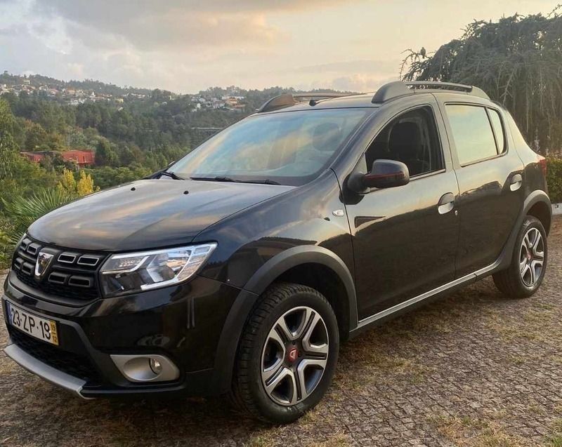 Preto Usado 2019 Dacia Sandero Citadino | € 11.990 (Preço justo) - Imagem 1/4