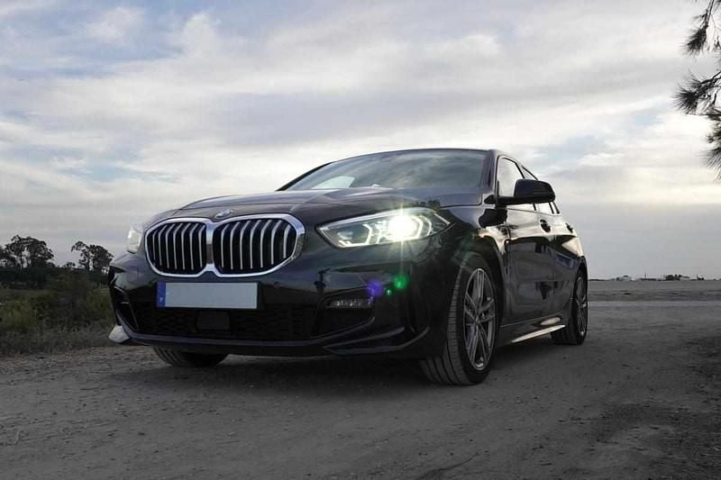 Preto Usado 2021 BMW 118 Citadino | € 26.990 (Caro) - Imagem 1/4