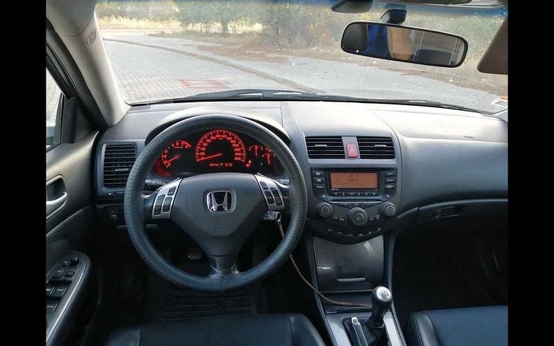 Usado 2003 Honda Accord Carrinha | € 4.250 - Imagem 1/4