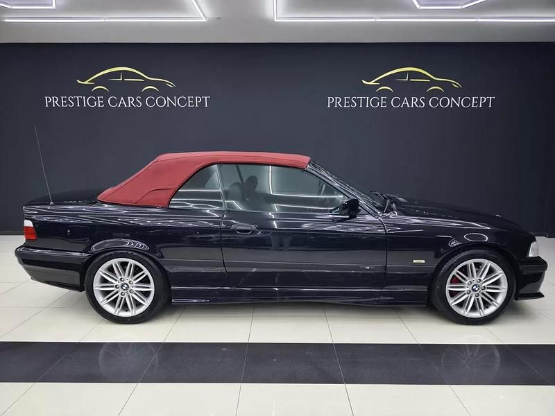 Usado BMW 318 Cabriolet M Sport 115 HP (84 kW) 1997 Preto Cabrios