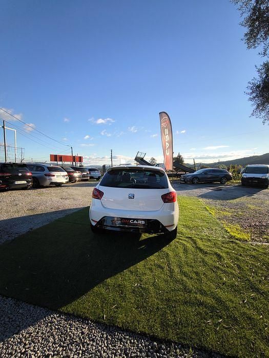 Usado Seat Ibiza CONNECT 90 HP (66 kW) 2016 Sedan