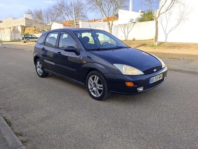 Usado Ford Focus 90 HP (66 kW) 2001 Sedan