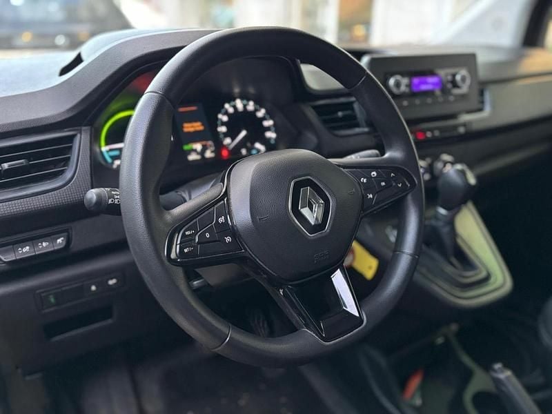 Usado Renault Kangoo 89 kW (122 HP) 2022 Amarelo Monovolume