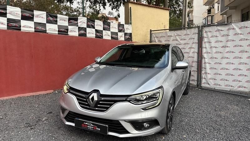 Cinza Usado 2021 Renault Mégane IV Bose Edition Sedan | € 15.900 (Bom preço) - Imagem 1/4