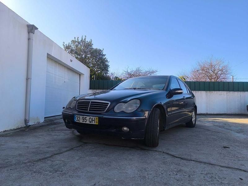 Usado 2000 Mercedes C220 Elegance Sedan | € 6.150 - Imagem 1/4