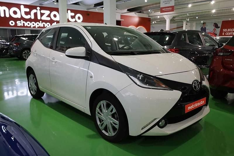 Branco Usado 2017 Toyota Aygo Citadino | € 13.499 (Caro) - Imagem 1/4