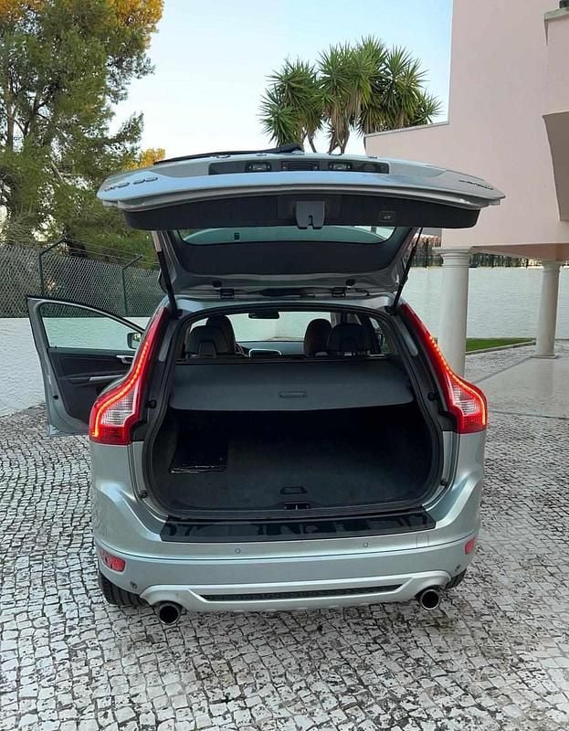 Usado Volvo XC60 163 HP (119 kW) 2011 Cinzento SUV