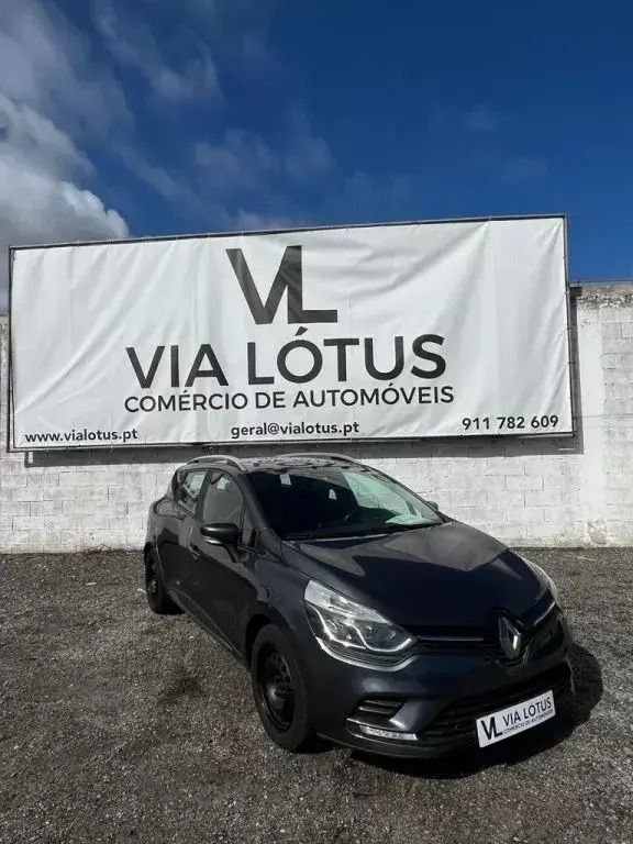 Cinzento Usado 2017 Renault Clio GrandTour Dynamique Carrinha | € 10.450 (Preço justo) - Imagem 1/4