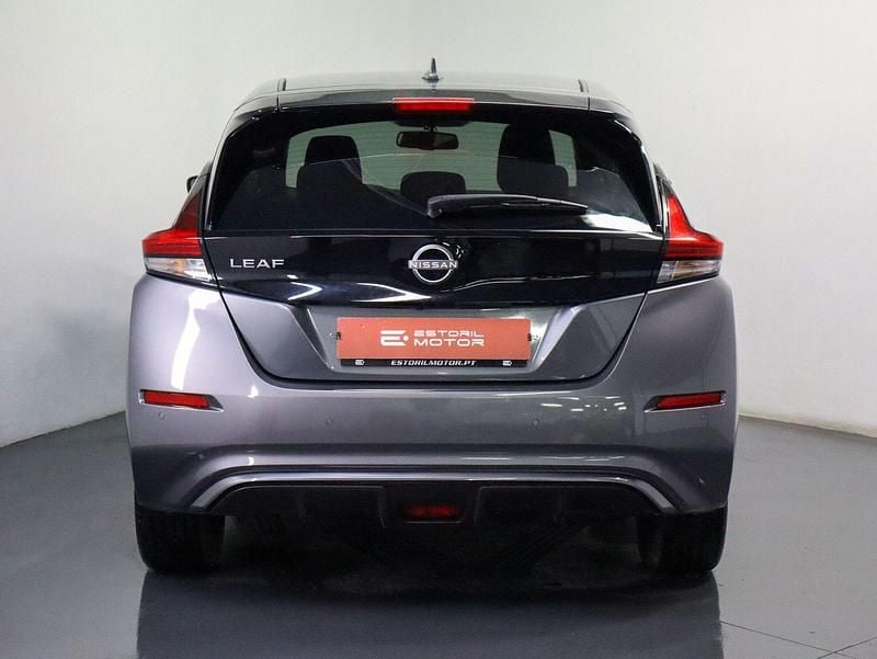 Usado Nissan Leaf N-Connecta 110 kW (150 HP) 2024 Cinza Citadino