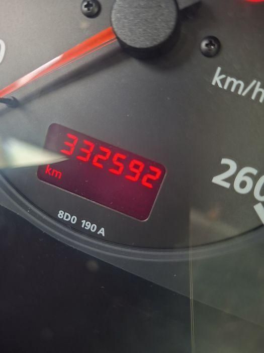 Usado Audi A4 125 HP (91 kW) 1996 Sedan