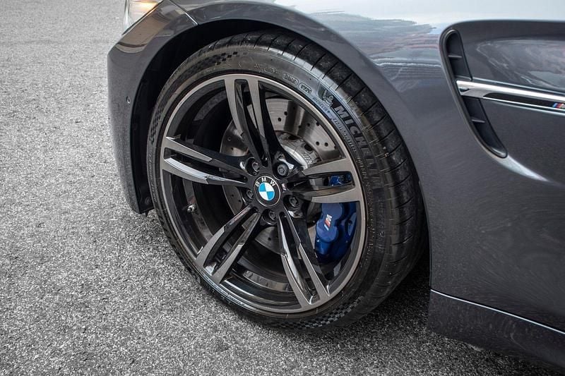 Usado BMW M4 431 HP (317 kW) 2016 Cinza Coupé