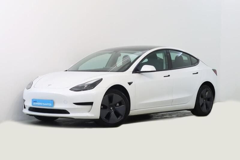 Branco Usado 2022 Tesla Model 3 Sedan | € 29.900 (Bom preço) - Imagem 1/2