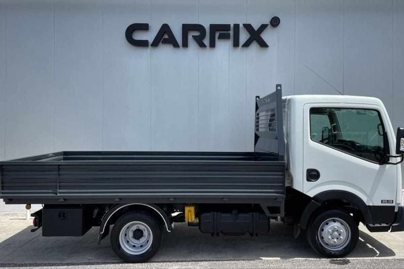 Branco Usado 2018 Nissan Cabstar Pickup | € 32.499 - Imagem 1/4